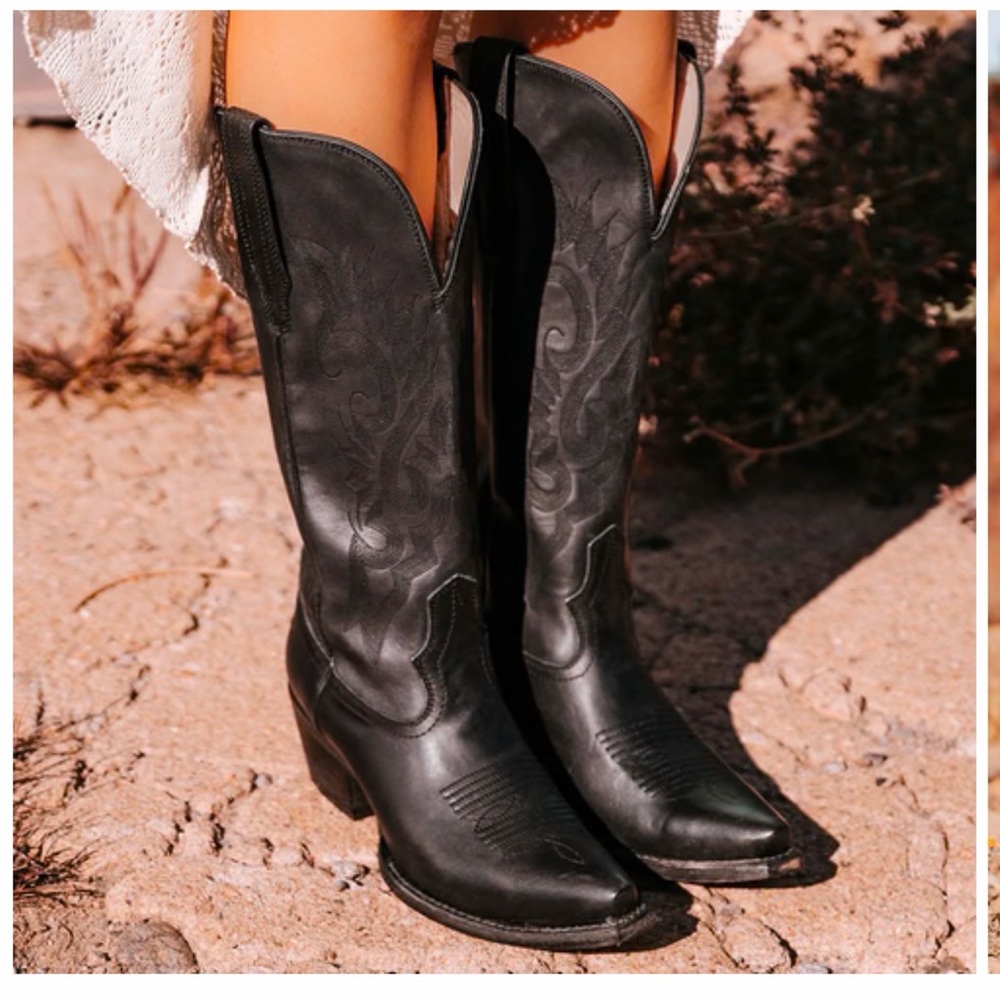 Free Bird Black Leather Cowboys Boots